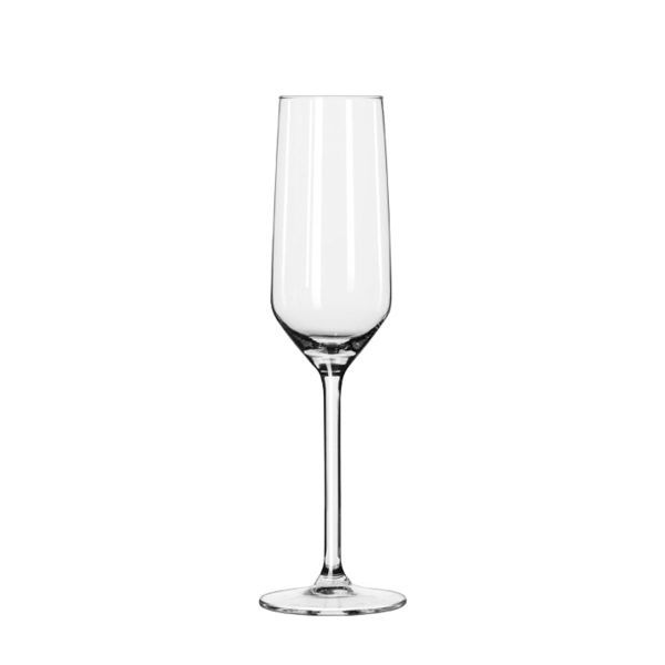 Ein einzelnes, leeres, klares Sektglas mit langem, schlankem Stiel und runder Basis vor einem weißen Hintergrund. Das Glas hat eine schlanke, gerade Form.