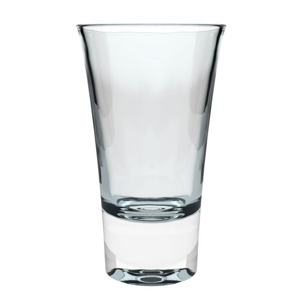 Klares Schnapsglas mit dickem Boden, konischer Form und ausgeprägter taillierter Mitte, leer und vor weißem Hintergrund.
