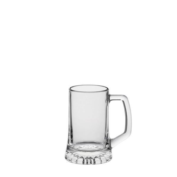Ein klares Bierglas mit einem zylindrischen Körper, der sich nach oben hin leicht verjüngt, und einem sternförmigen Boden, auf einem weißen Hintergrund.