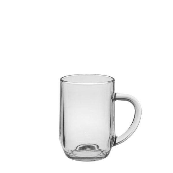 Ein mittelgroßer, leerer Bierkrug aus klarem Glas mit einem Henkel steht auf einem weißen Hintergrund. Der Krug hat eine zylindrische Form mit einer leichten Verjüngung nach unten.