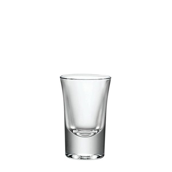 Klares Schnapsglas mit dickem Boden, konischer Form und ausgeprägter taillierter Mitte, leer und vor weißem Hintergrund.