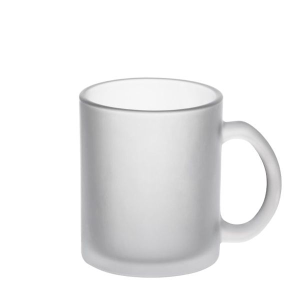 Ein leerer Bierkrug aus mattiertem Glas mit einem Henkel steht vor einem weißen Hintergrund. Das Glas hat eine zylindrische Form mit einem leicht ausgestellten oberen Rand.