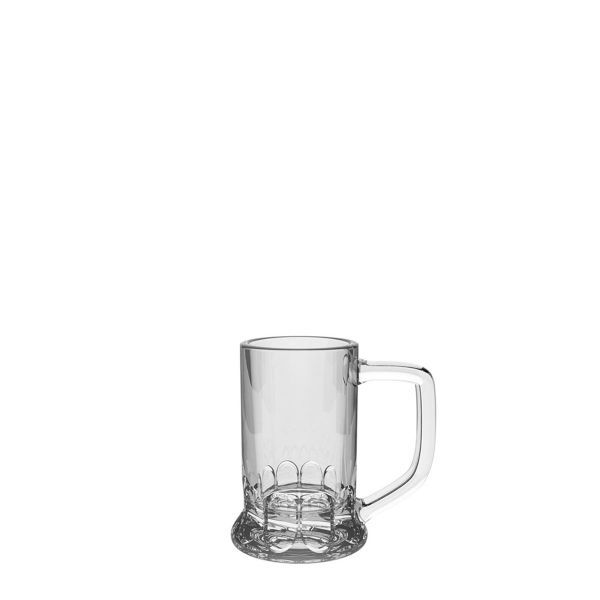 Ein kleineres, leeres Bierkrug aus klarem Glas mit einem Henkel steht auf einem weißen Hintergrund. Der untere Teil des Kruges weist ein dekoratives, geripptes Muster auf.